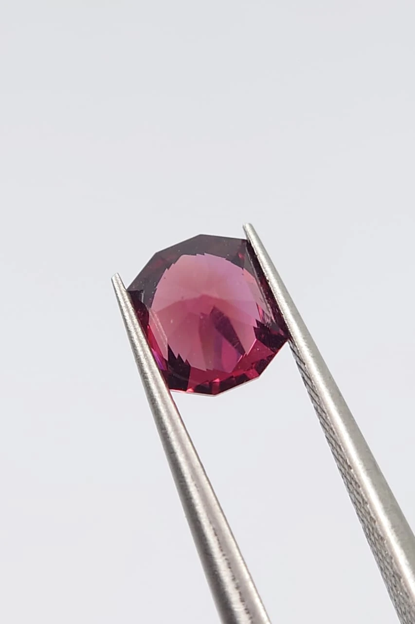 1.2ct Natural Stunning Rhodolite Garnet loose Gemstone From Tanzania — view 6